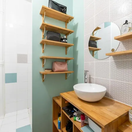 Apartment Stunningly Radiant 2bd Apartmentmenilmontant