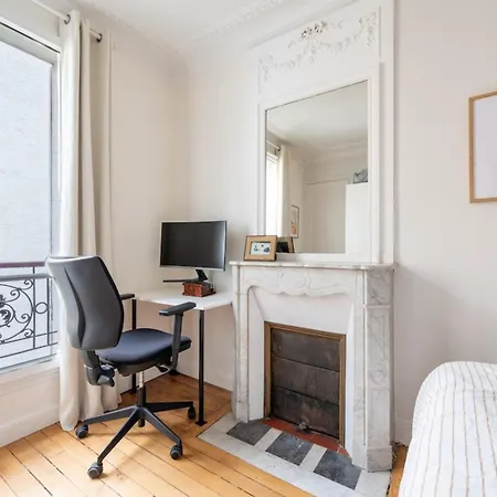 Apartment Stunningly Radiant 2bd Apartmentmenilmontant Paris
